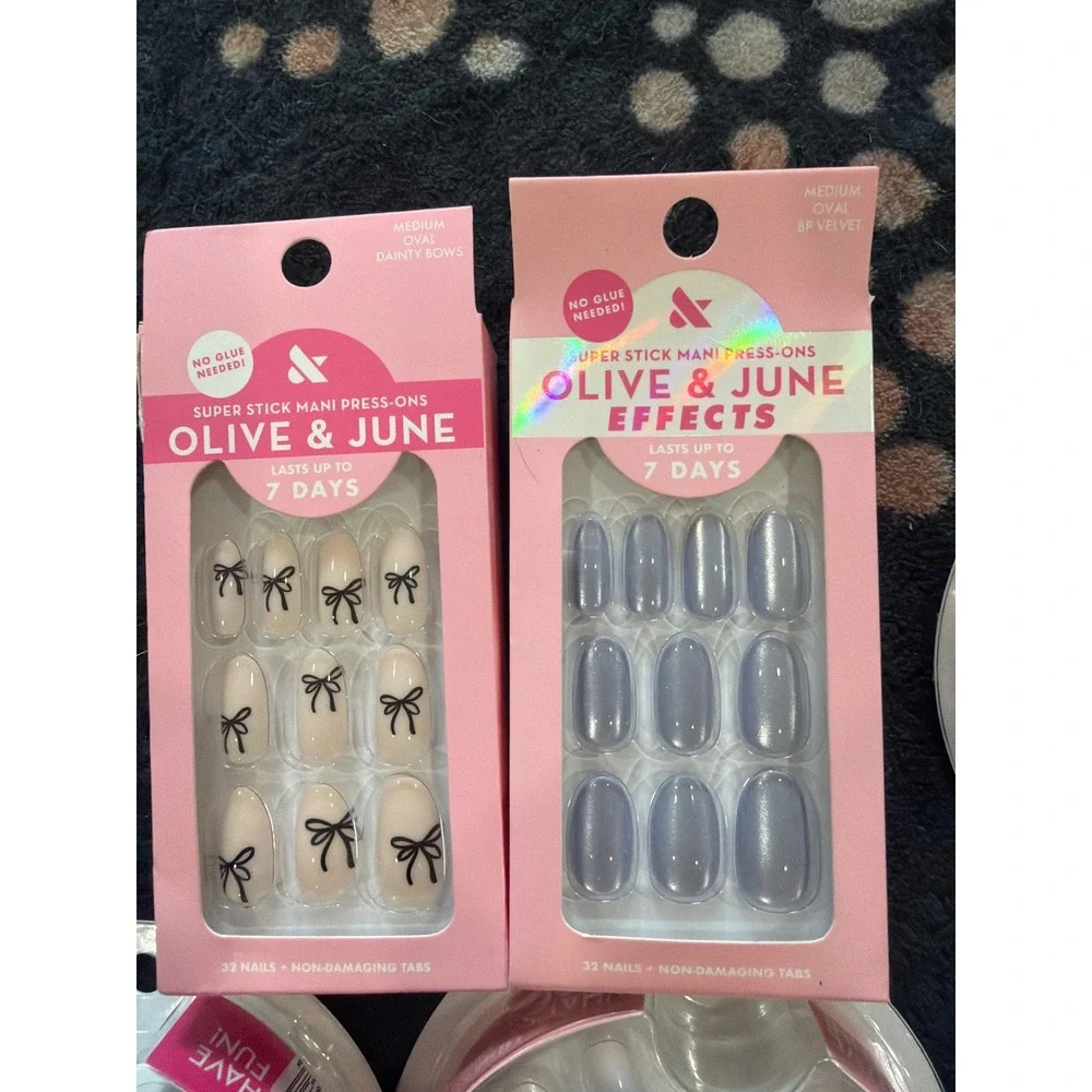 Olive & June Instant Mani Press-On Nails Bundle 9 pkRoller Rabbit Oval Almond